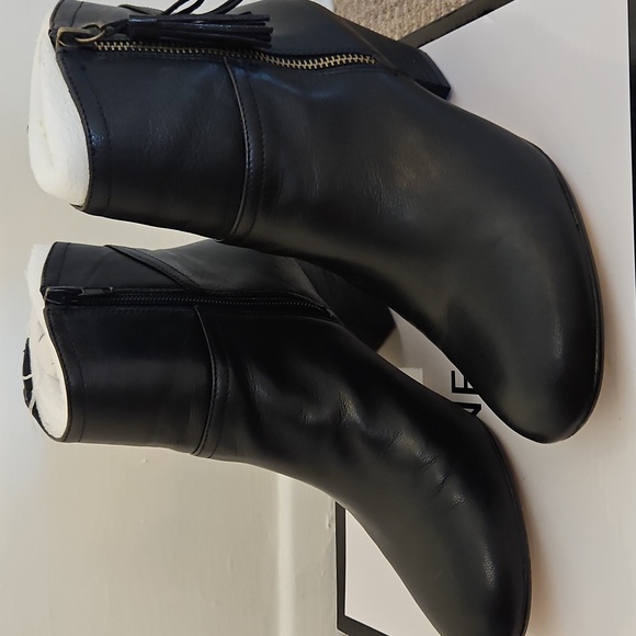 NINE WEST Black Leather Booties Size 7 - Picture 8 of 12